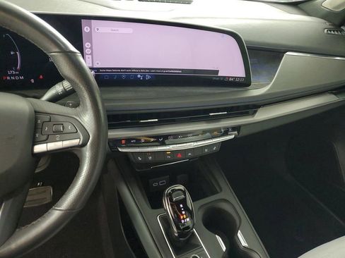 Used 2024 Cadillac XT4 Sport image 16