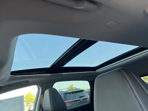 Certified 2025 Nissan Murano SL image 8