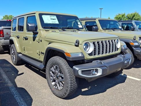 New 2026 Jeep Wrangler Unlimited Sahara AWD/4WD image 3