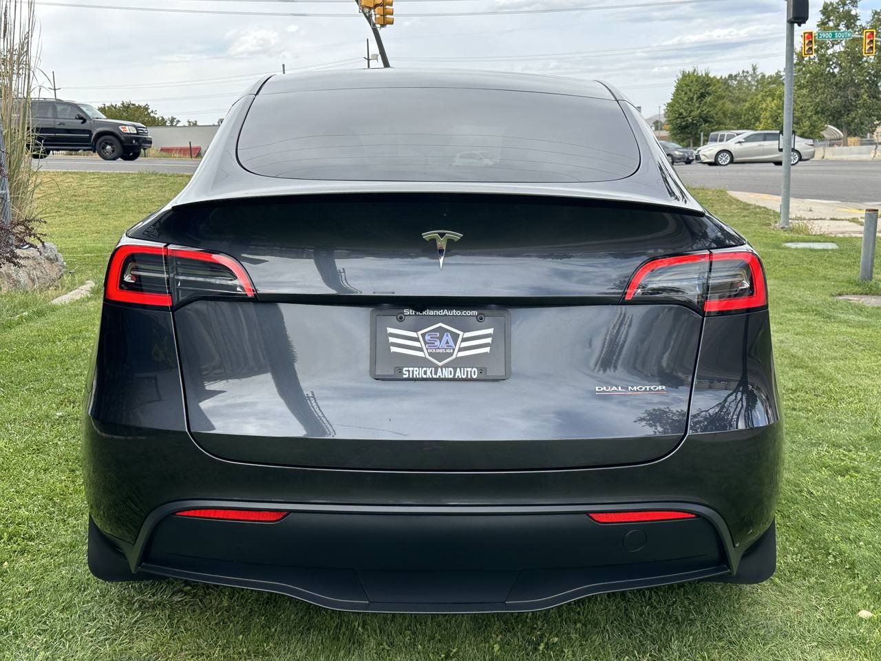 Used 2025 Tesla Model Y Performance AWD/4WD image 8