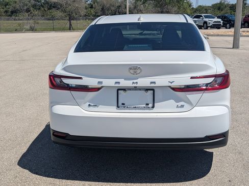 Used 2025 Toyota Camry LE FWD image 7