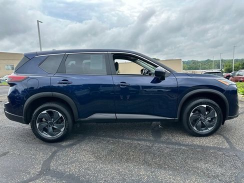 Used 2025 Nissan Rogue SV AWD/4WD image 14