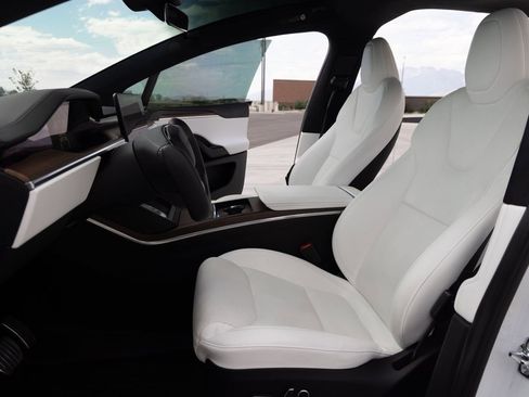 Used 2022 Tesla Model X AWD/4WD image 11