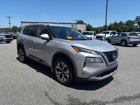 Used 2022 Nissan Rogue SV FWD image 8
