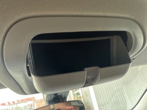 Used 2023 GMC Acadia SLE w/ Driver Convenience Package image 33