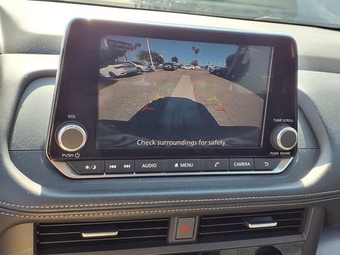 Used 2024 Nissan Rogue SV AWD/4WD image 6