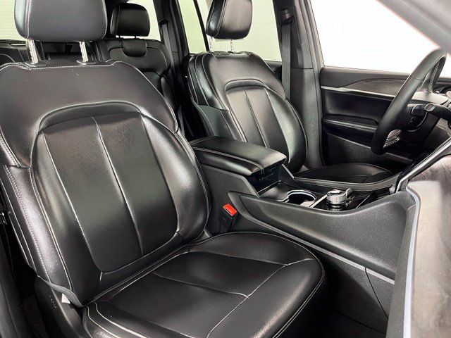 Used 2025 Jeep Grand Cherokee Limited AWD/4WD image 45