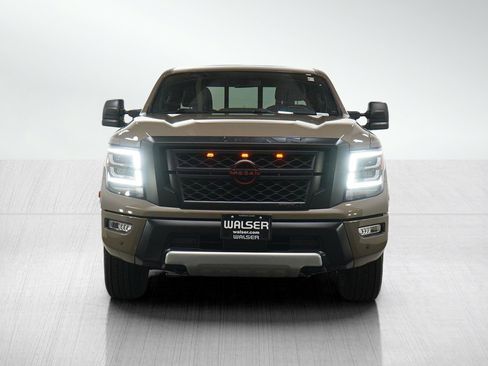 Used 2024 Nissan Titan PRO-4X w/ Pro-4x Convenience Package AWD/4WD image 9
