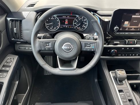 New 2025 Nissan Pathfinder SV image 11