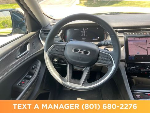 Used 2023 Jeep Grand Cherokee Limited w/ Trailer Tow Prep Group (B) AWD/4WD image 18