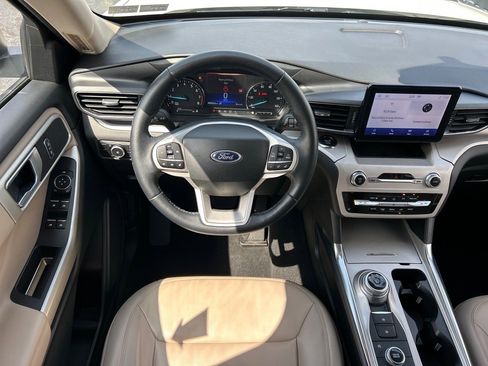 Used 2023 Ford Explorer XLT w/ Equipment Group 202A image 5