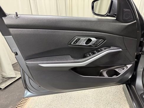 Used 2020 BMW 330i xDrive 330i xDrive w/ Convenience Package image 19