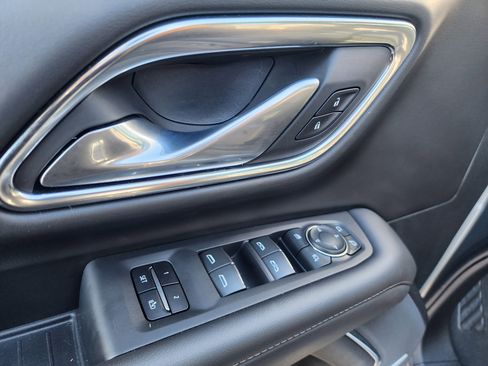 Used 2023 Chevrolet Tahoe High Country image 26