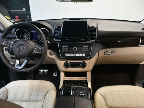 Used 2019 Mercedes-Benz GLE 400 4MATIC image 5