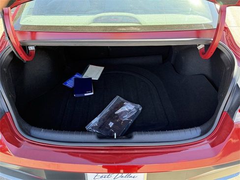 Used 2025 Hyundai Elantra SEL image 28