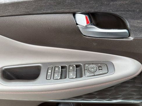 Used 2019 Hyundai Santa Fe Limited AWD/4WD image 12