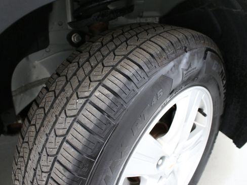 Used 2022 Chevrolet Trax LT AWD/4WD image 32