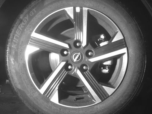 Used 2025 Nissan Sentra SV FWD image 13