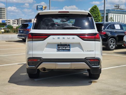 Used 2023 Lexus LX 600 4WD w/ Luxury Package image 6