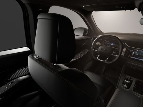 New 2026 Jeep Cherokee Limited AWD/4WD image 8