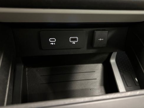 Used 2024 Land Rover Defender 110 S image 14