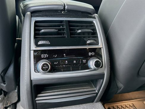 Used 2022 BMW 740i w/ M Sport Package image 17