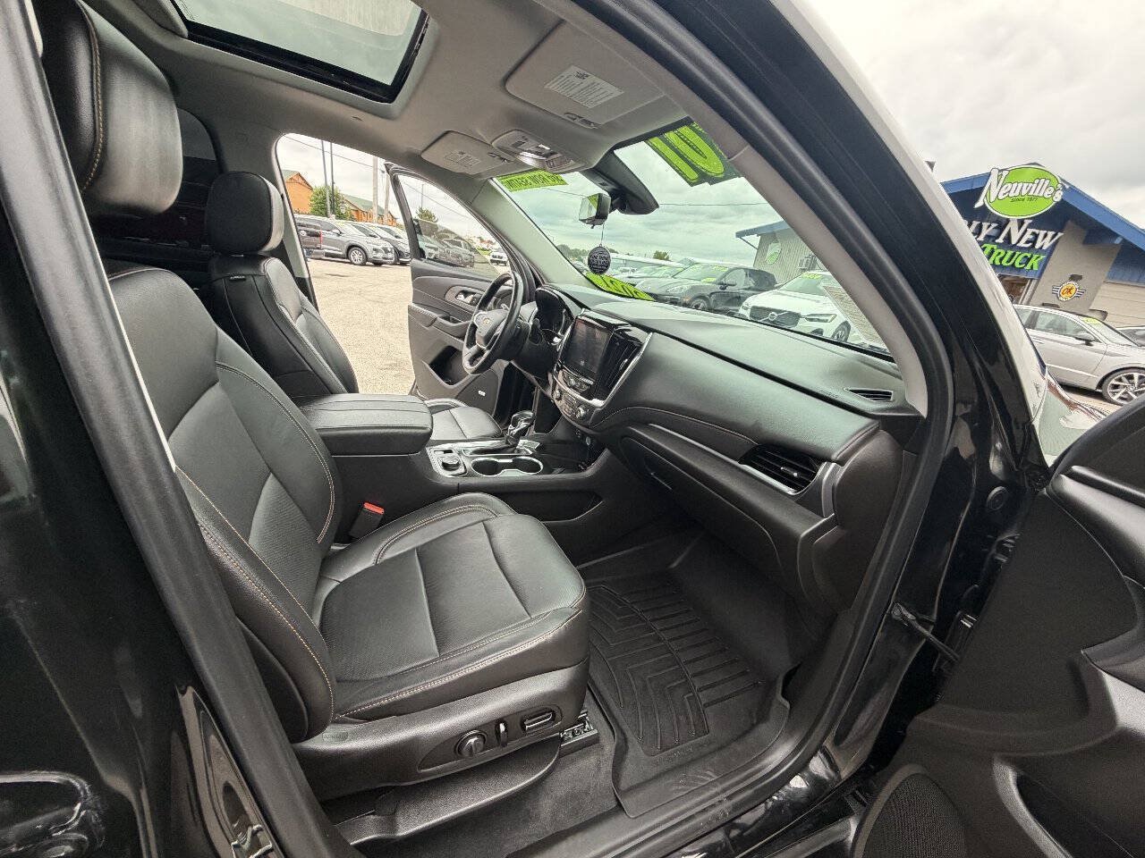Used 2021 Chevrolet Traverse Premier w/ Redline Edition AWD/4WD image 12