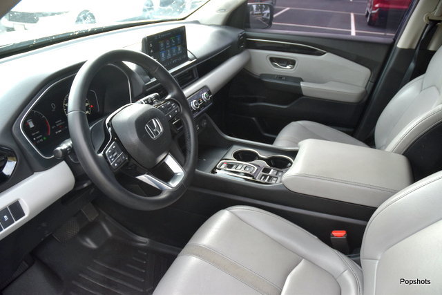 Used 2024 Honda Pilot Touring image 10