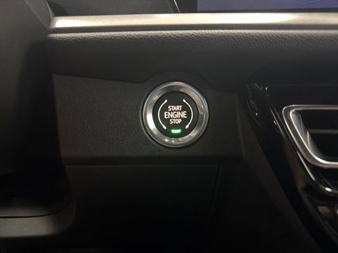 New 2026 Chevrolet Traverse LT w/ Sun and Wheel Package FWD image 15
