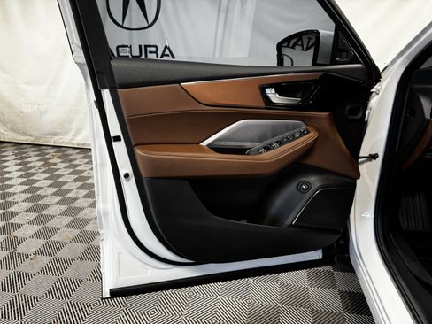 Certified 2025 Acura MDX FWD w/ Technology Package image 18