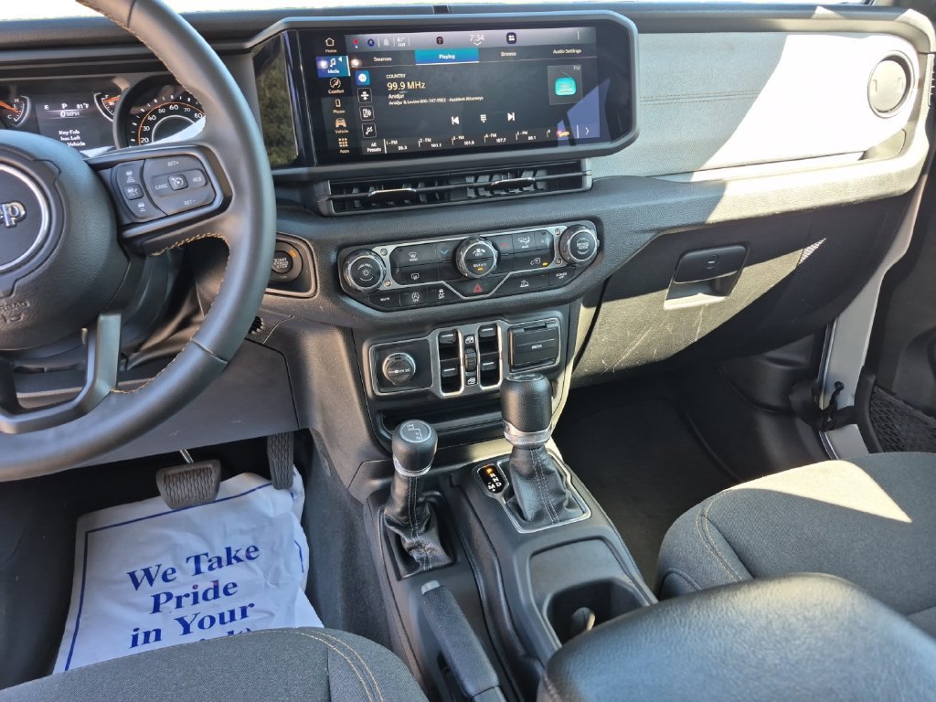 Used 2024 Jeep Wrangler Unlimited Sport AWD/4WD image 11