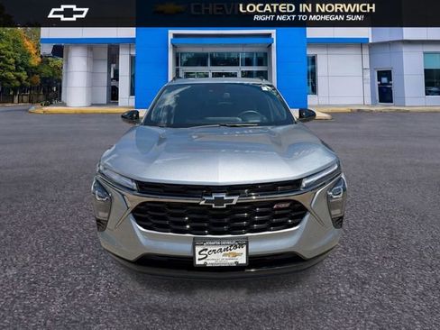 New 2026 Chevrolet Trax RS w/ Sunroof Package FWD image 2