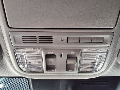 Used 2022 Honda CR-V Touring image 24