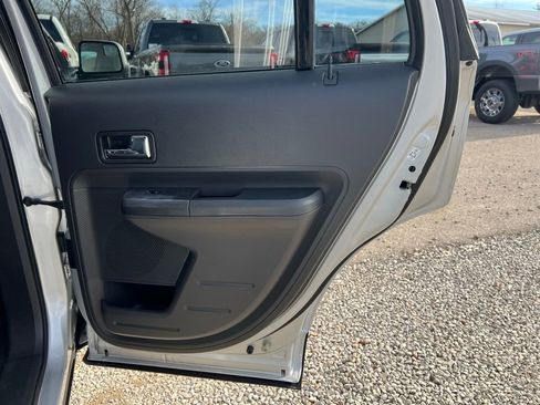 Used 2010 Ford Edge SEL image 19