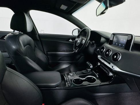 Used 2020 Kia Stinger GT-Line RWD image 28