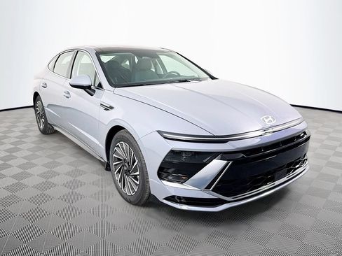 New 2026 Hyundai Sonata SEL FWD image 3