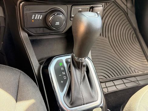 Used 2021 Jeep Renegade Latitude w/ Convenience Group AWD/4WD image 26