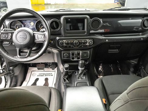Used 2021 Jeep Wrangler Unlimited Sport image 32