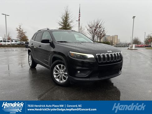 Used 2019 Jeep Cherokee Latitude w/ Popular Appearance Group image 1