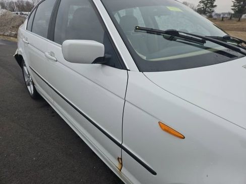 Used 2004 BMW 330xi Sedan image 3