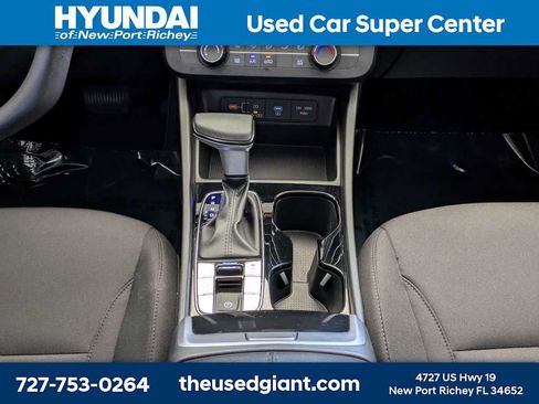 Certified 2025 Hyundai Tucson SE FWD image 18