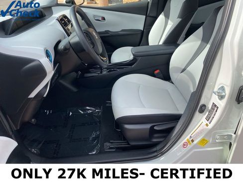 Used 2020 Toyota Prius XLE w/ Advanced Technology Package image 23