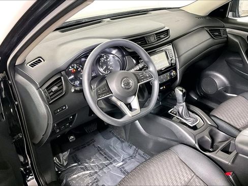 Used 2018 Nissan Rogue S image 13