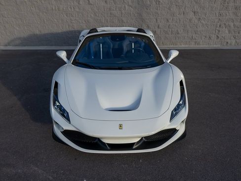 Certified 2023 Ferrari F8 Tributo RWD image 4