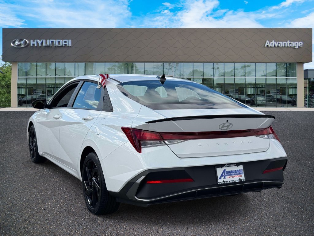 Used 2026 Hyundai Elantra Sport FWD image 7