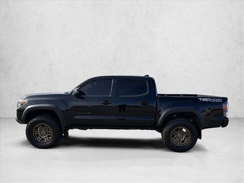 Used 2021 Toyota Tacoma TRD Off-Road image 9