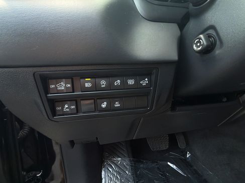 Used 2023 Toyota Tundra Platinum w/ Advanced Package AWD/4WD image 21