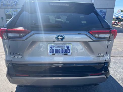 Used 2022 Toyota RAV4 XSE AWD/4WD image 4