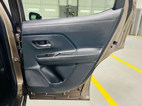 Used 2025 Nissan Kicks SV FWD image 31