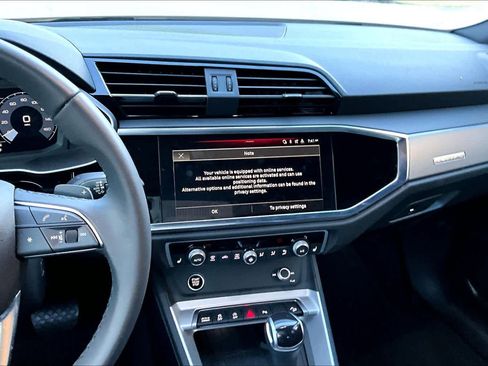 Used 2025 Audi Q3 2.0T Premium w/ Convenience Package image 6